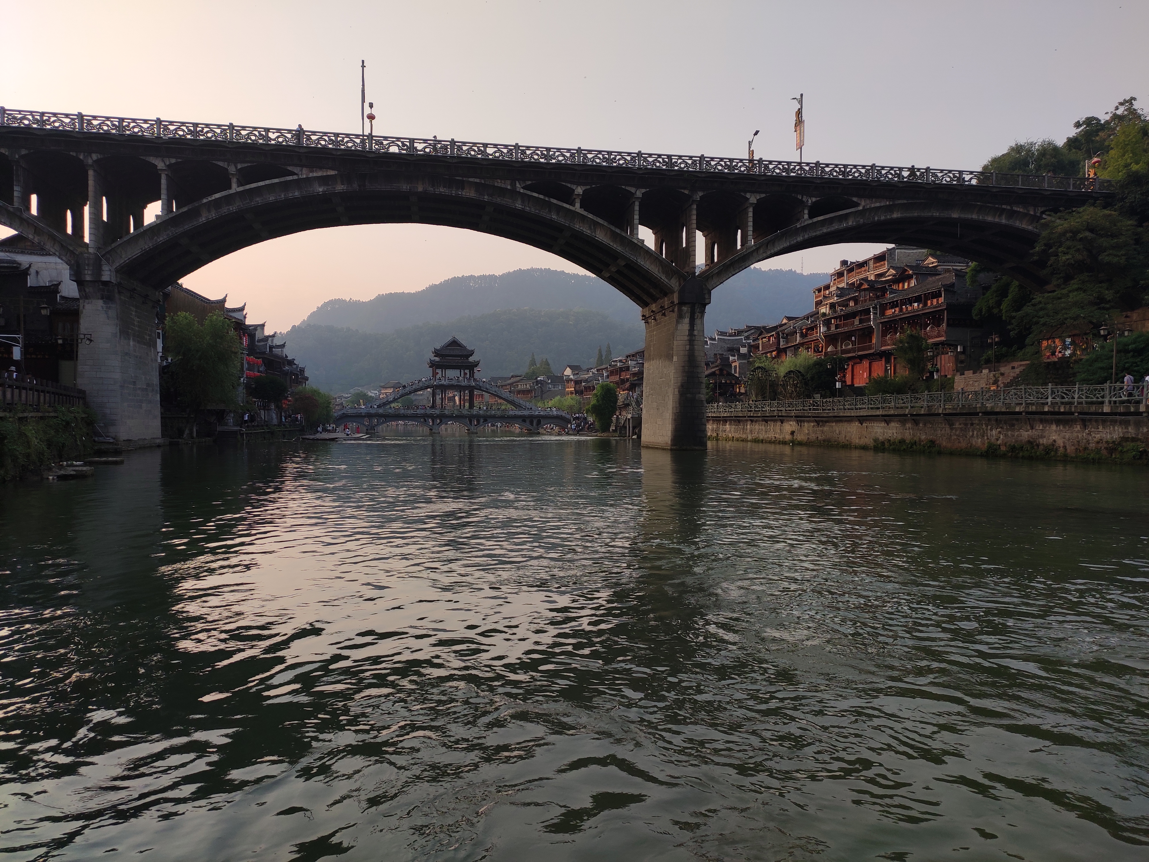 游山玩水在湘鄂-凤凰古城